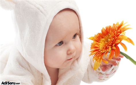 Çiçek ve bebek resmi
